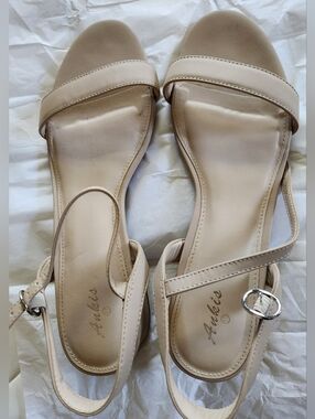 Ankis Tan Block Heel Sandals - Size 11